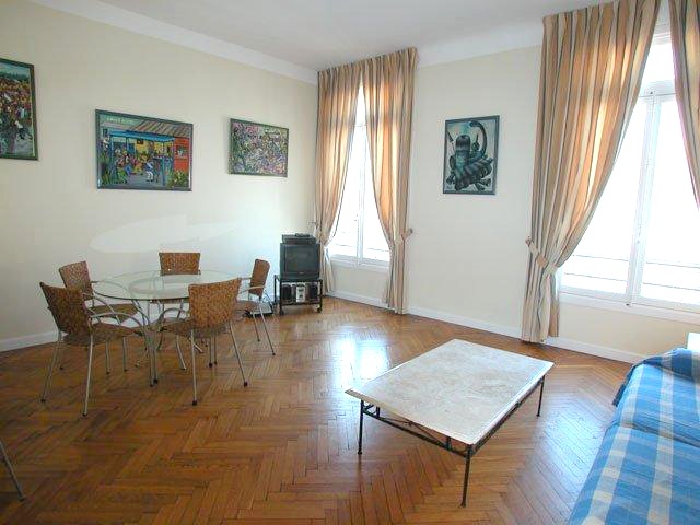 Central 3 bedroom apartment in Cannes
