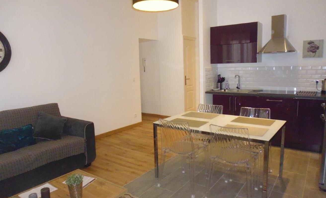 Excellent Two Bedroom with City Views